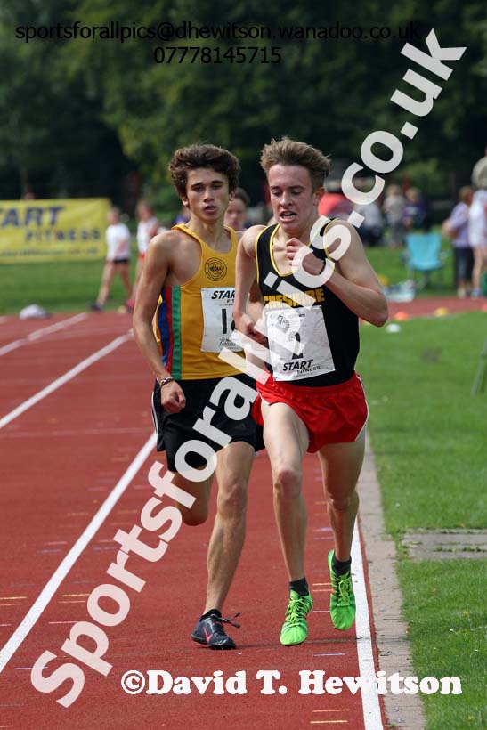 Mens 1500 metres at the Northern Inter-Counties under-17s and 15s at Witton Park, Blackburn. Photo: David T. Hewitson/Sports for All Pics